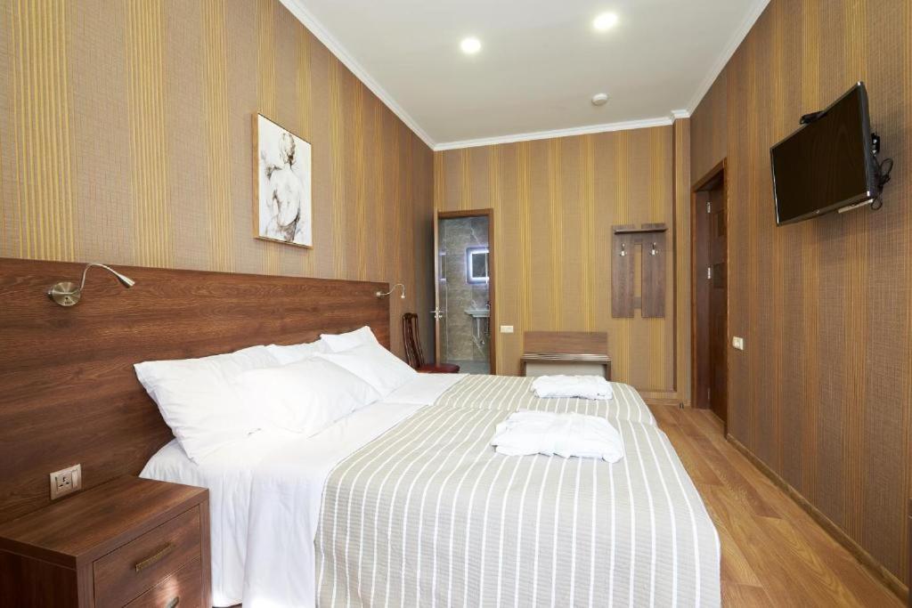 The Hilltop Skyline Hotel Tbilisi Ngoại thất bức ảnh