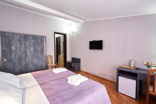 The Hilltop Skyline Hotel Tbilisi Ngoại thất bức ảnh