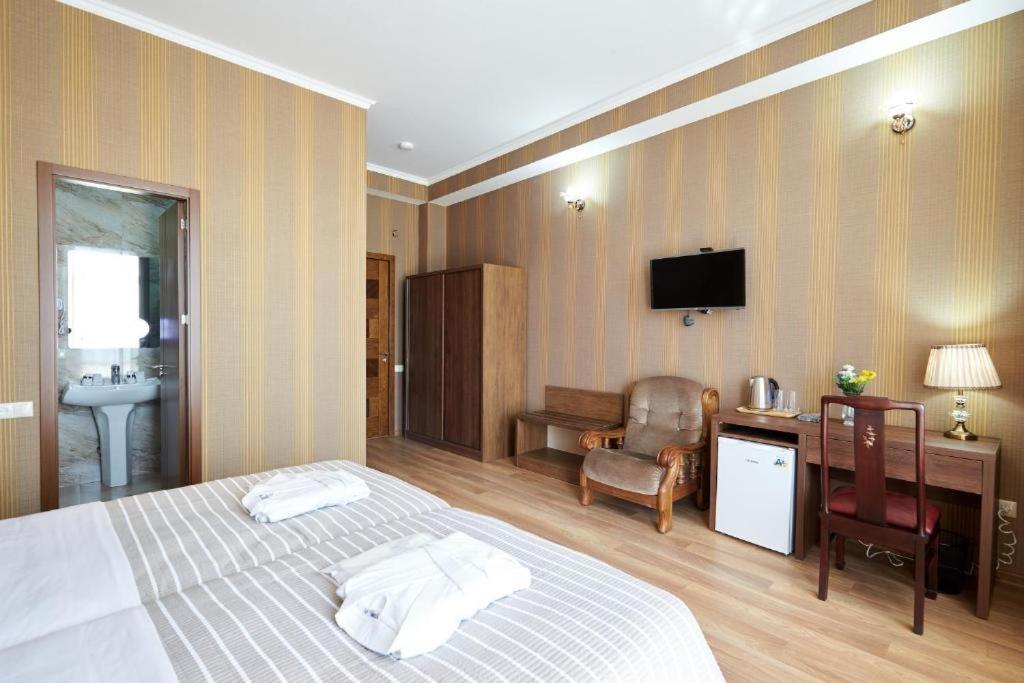 The Hilltop Skyline Hotel Tbilisi Ngoại thất bức ảnh