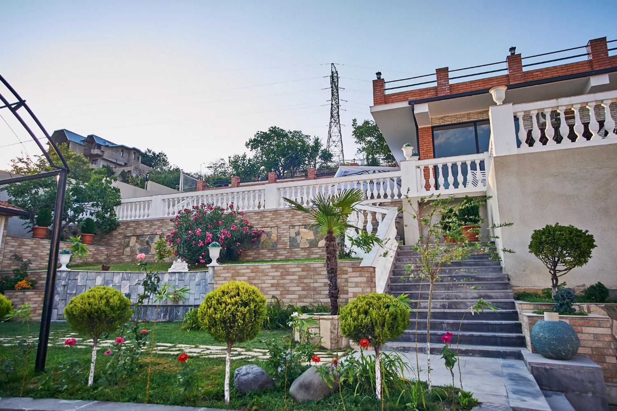 The Hilltop Skyline Hotel Tbilisi Ngoại thất bức ảnh